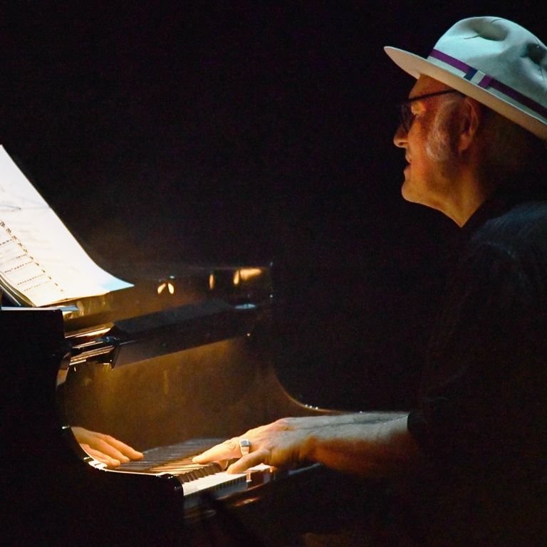 Ludovico Einaudi за роялем. Фото: Renato Begnoni